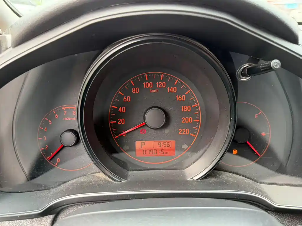 Honda Fit — фото 11