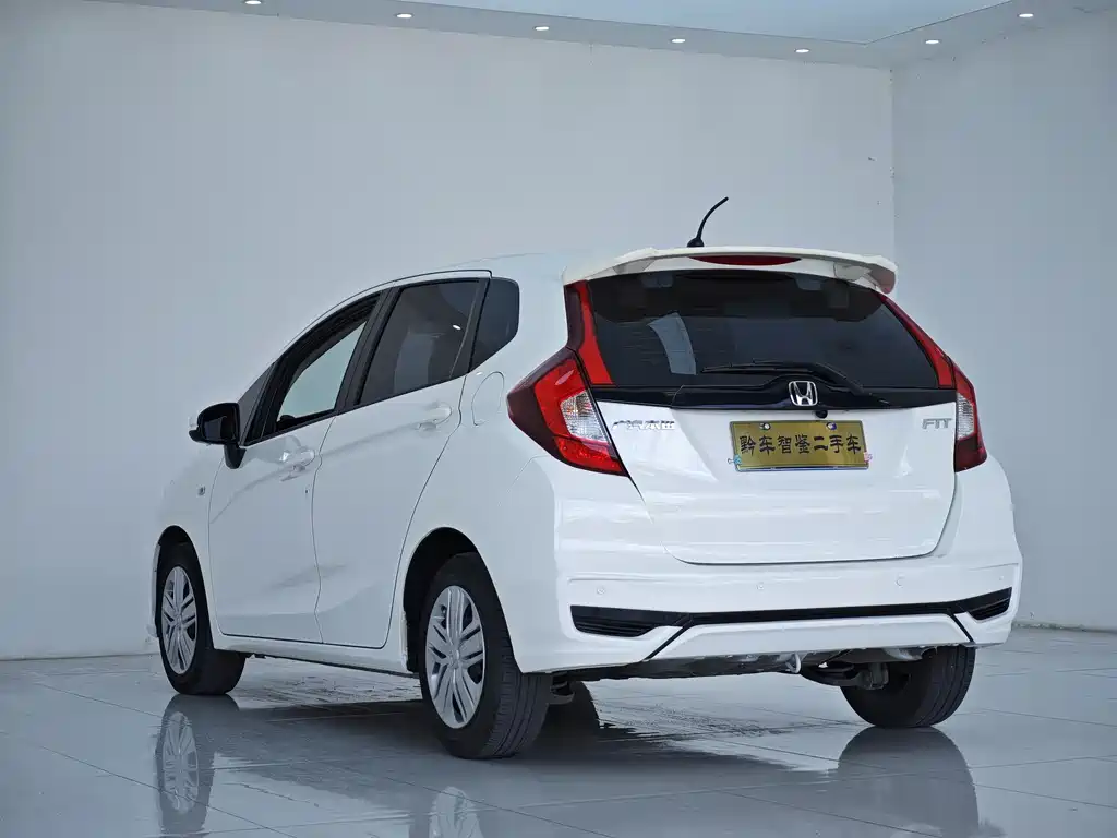 Honda Fit — фото 4