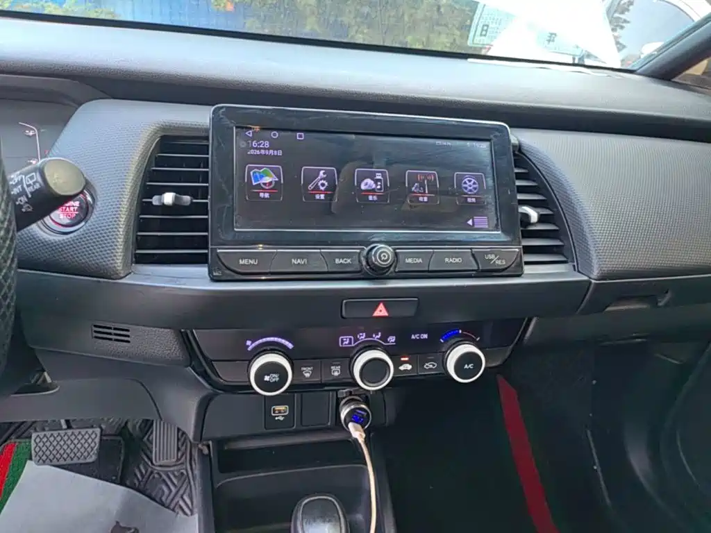 Honda Fit — фото 13