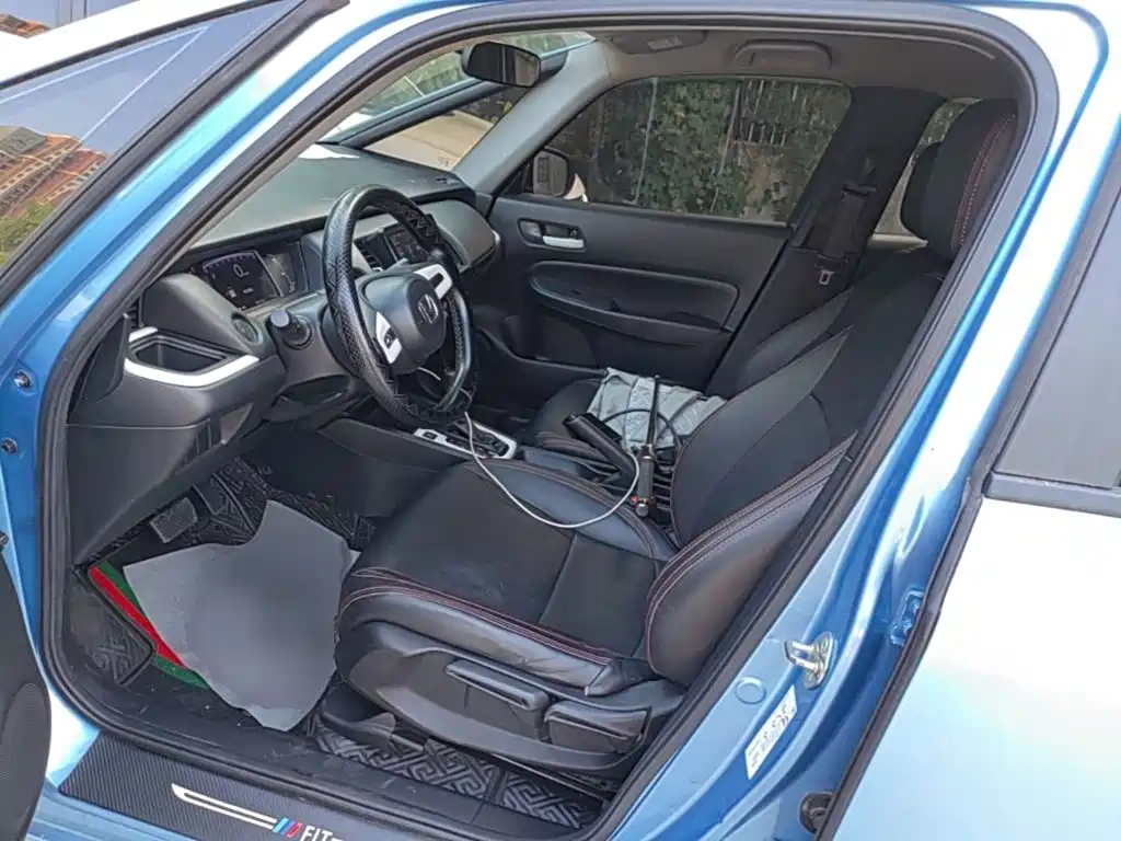 Honda Fit — фото 15