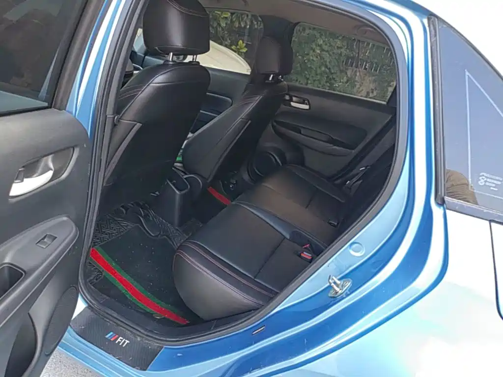 Honda Fit — фото 17