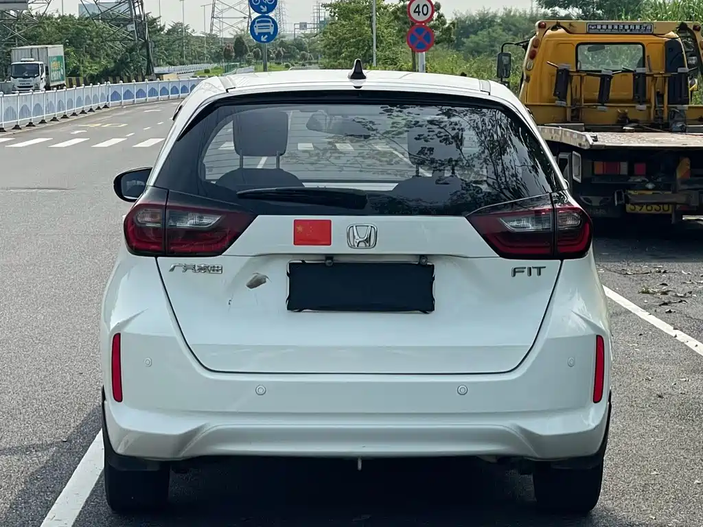 Honda Fit — фото 8
