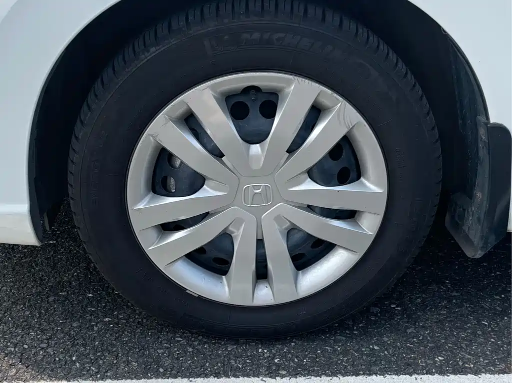 Honda Fit — фото 10