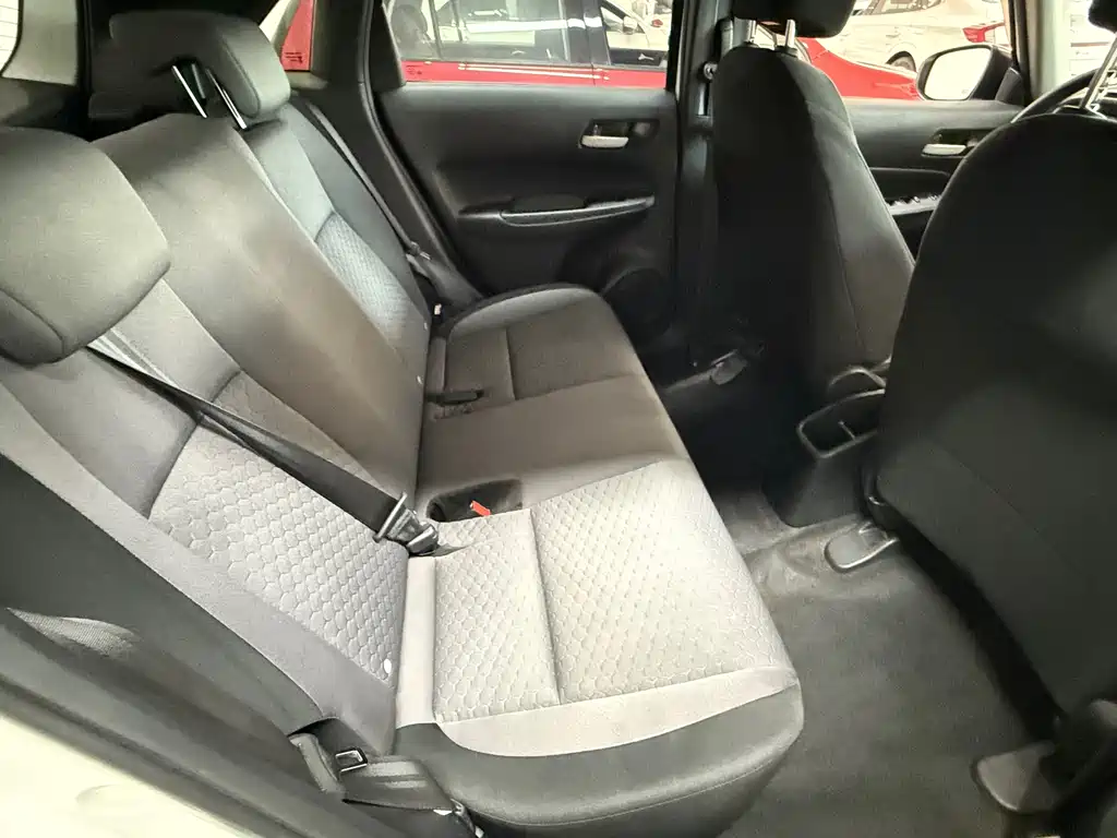 Honda Fit — фото 8