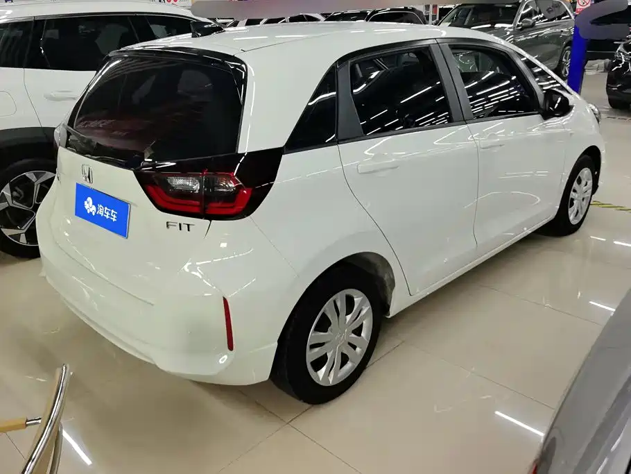 Honda Fit — фото 3