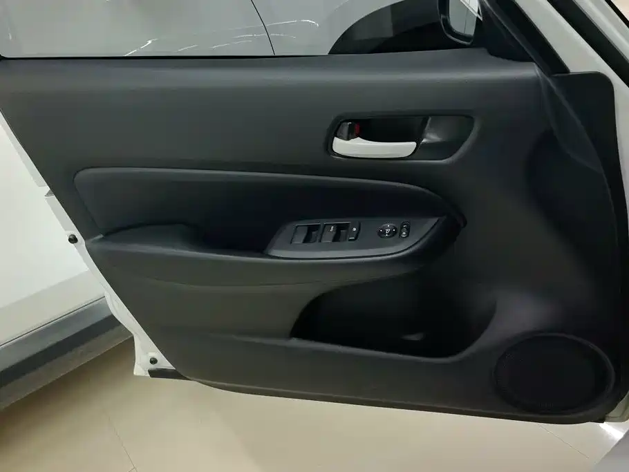 Honda Fit — фото 7