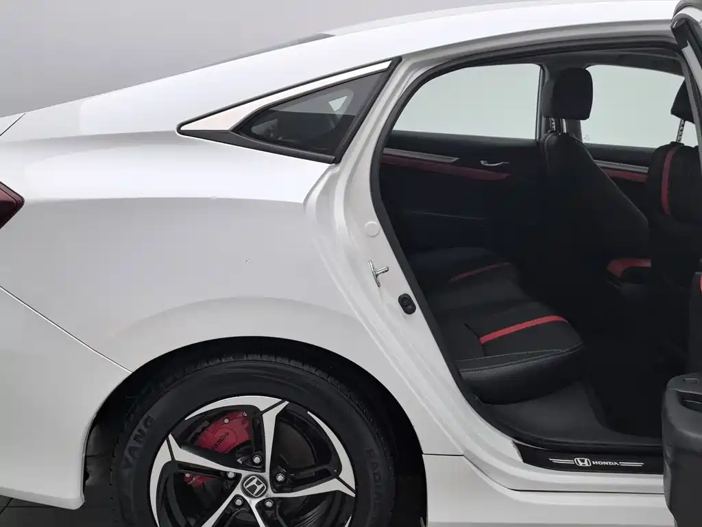 Honda Civic — фото 15