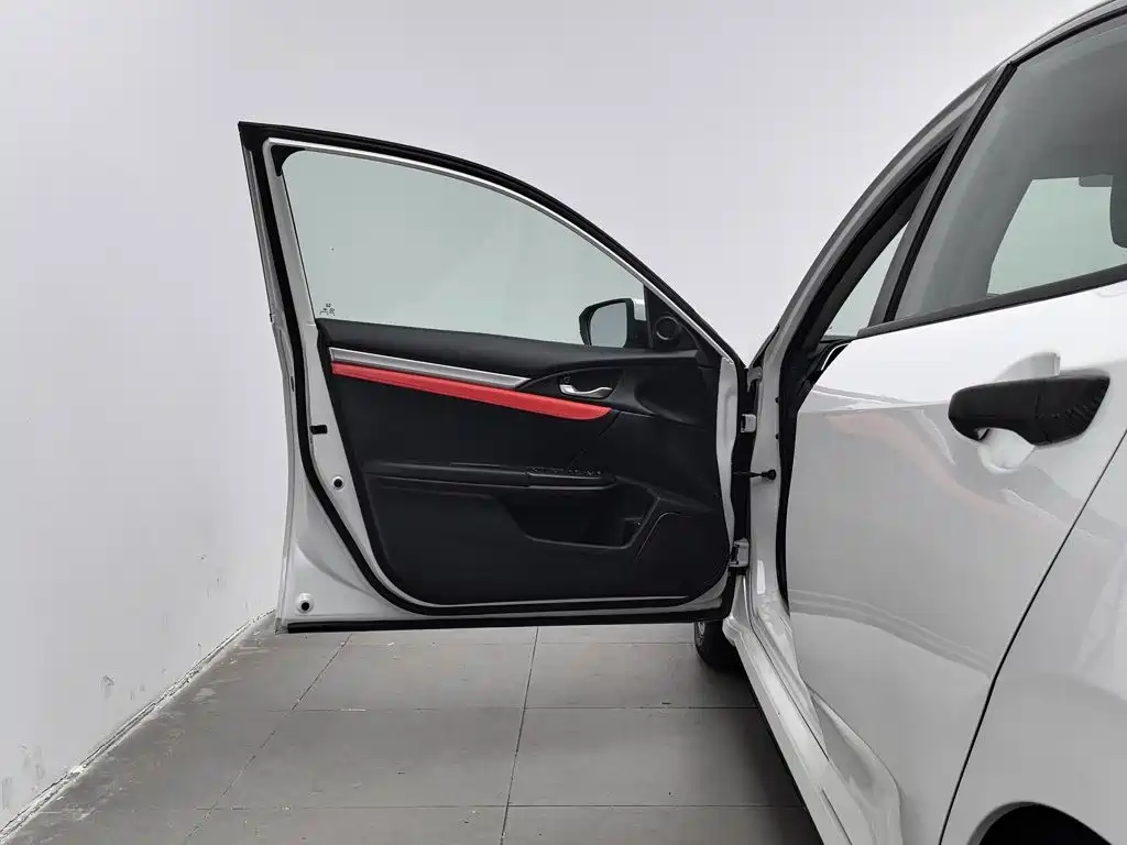 Honda Civic — фото 8
