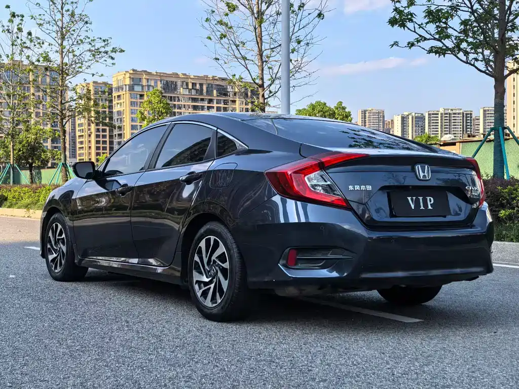 Honda Civic — фото 7