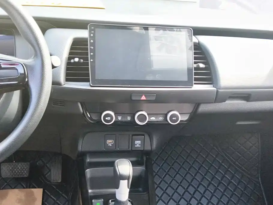 Honda Fit — фото 13