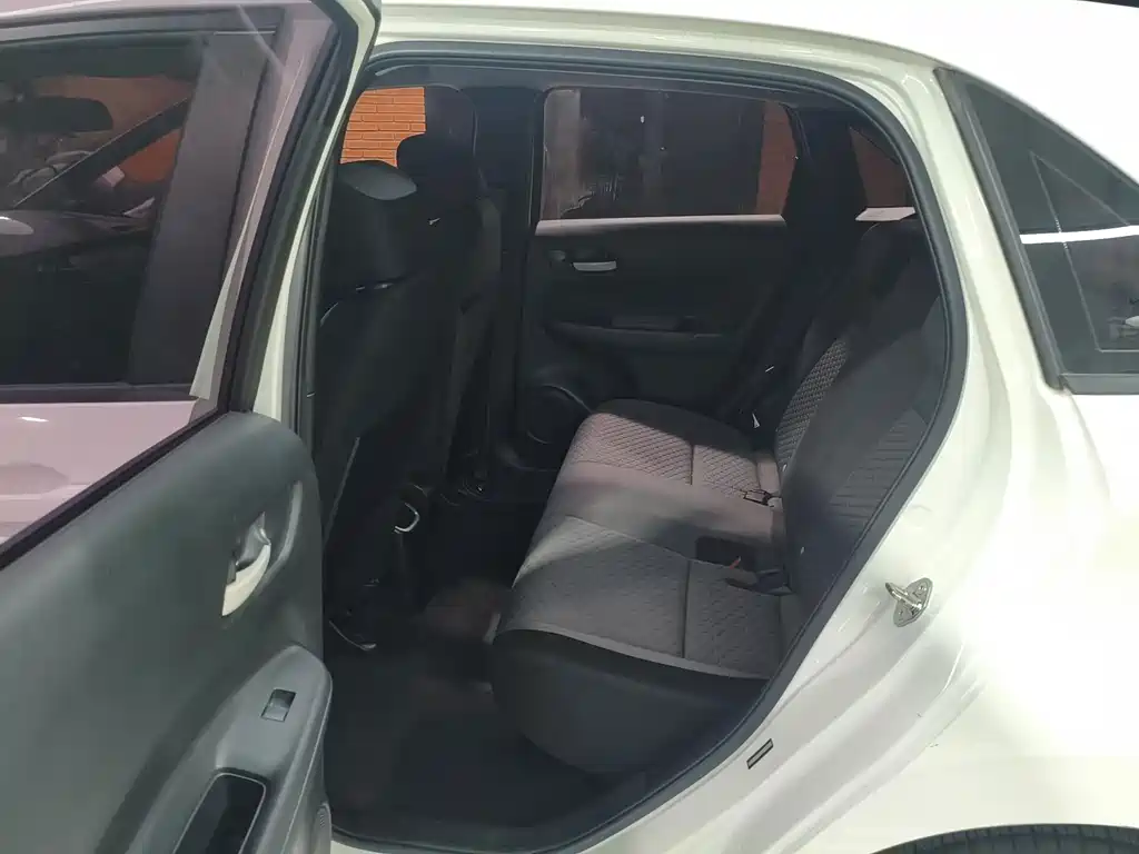 Honda Fit — фото 11