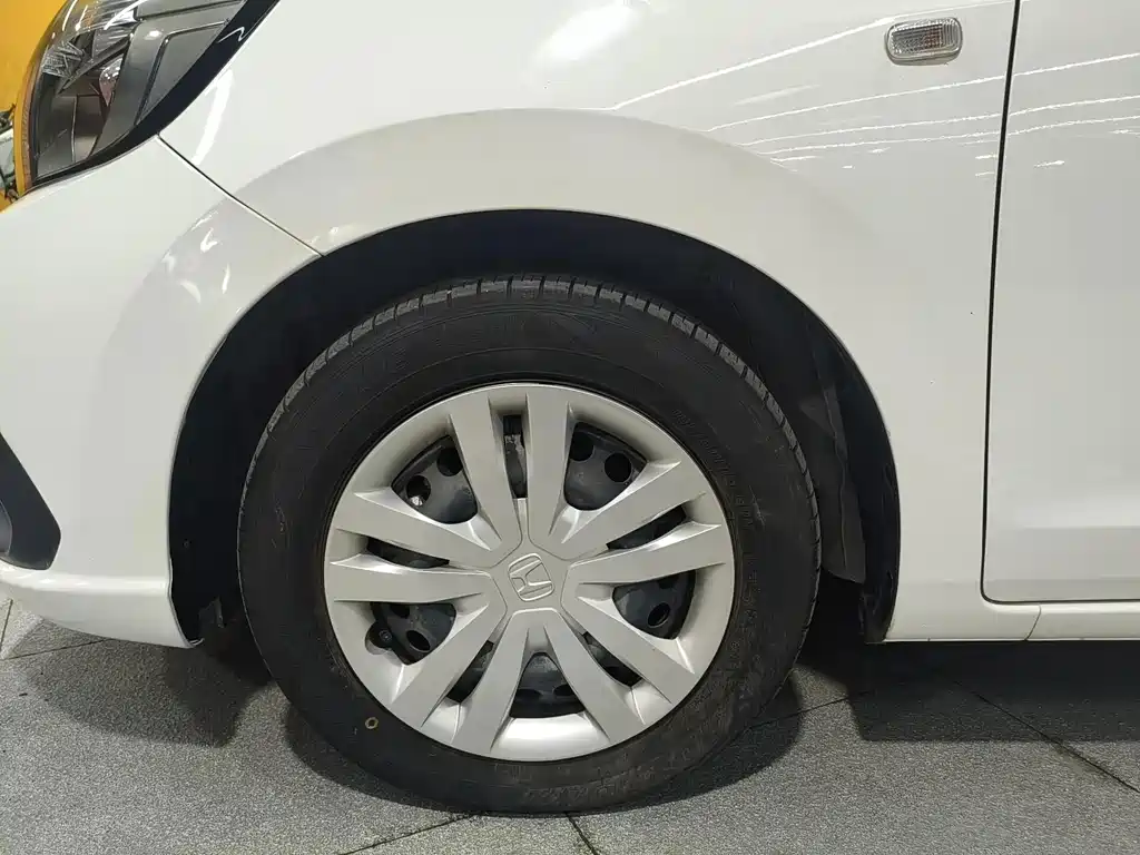 Honda Fit — фото 14