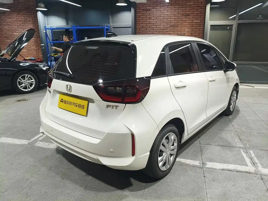 Honda Fit — фото 4