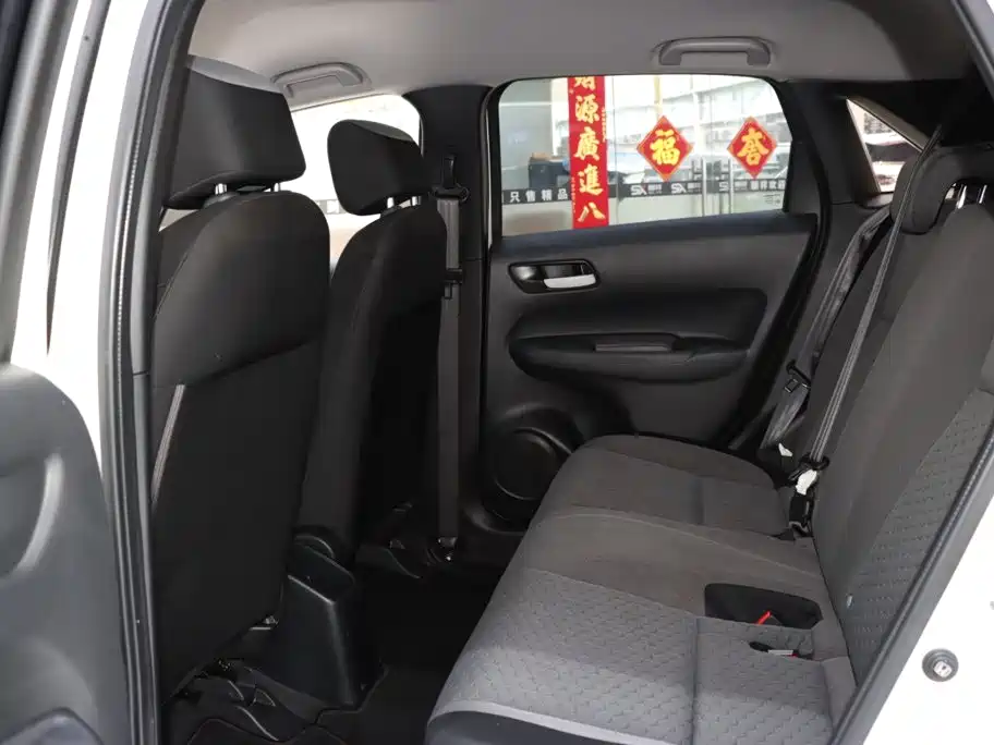 Honda Fit — фото 11