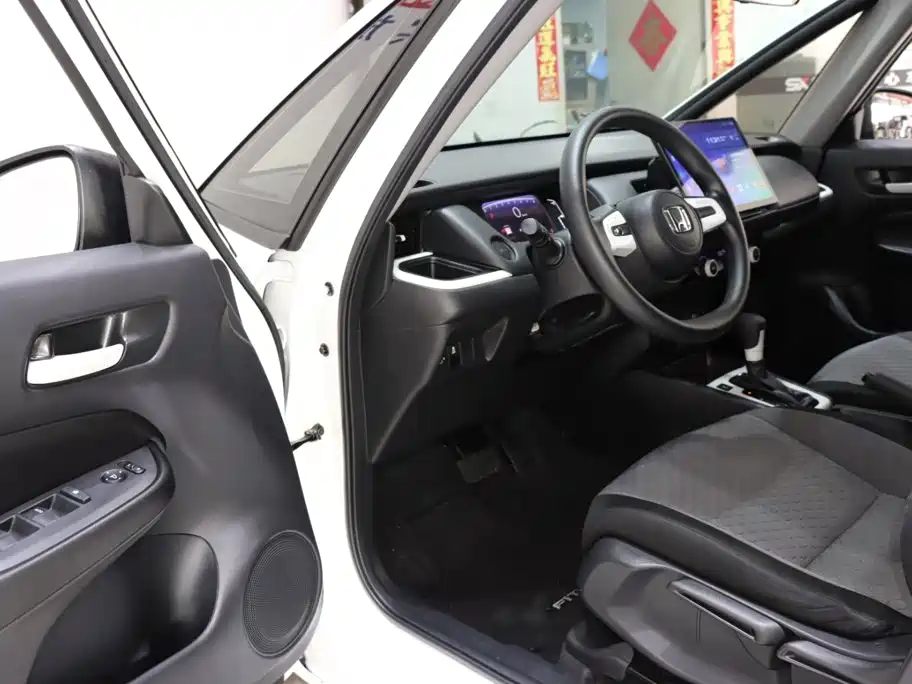 Honda Fit — фото 9