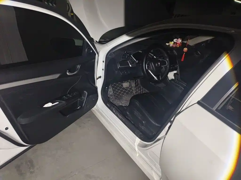 Honda Civic — фото 14