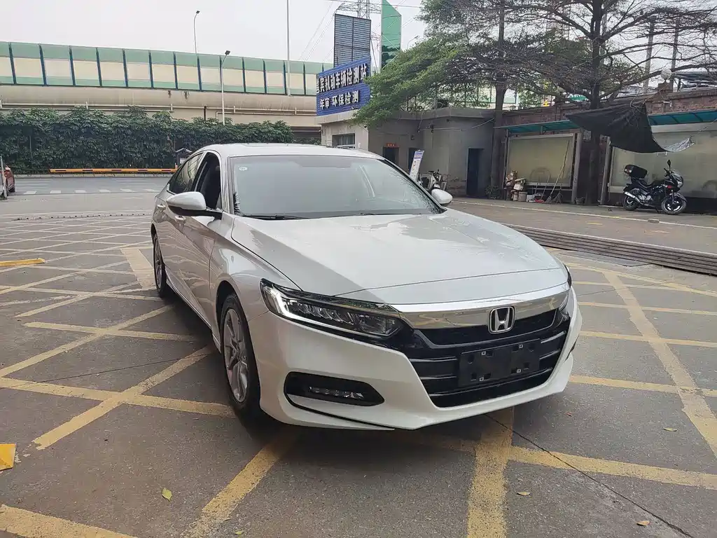 Honda Accord — фото 3