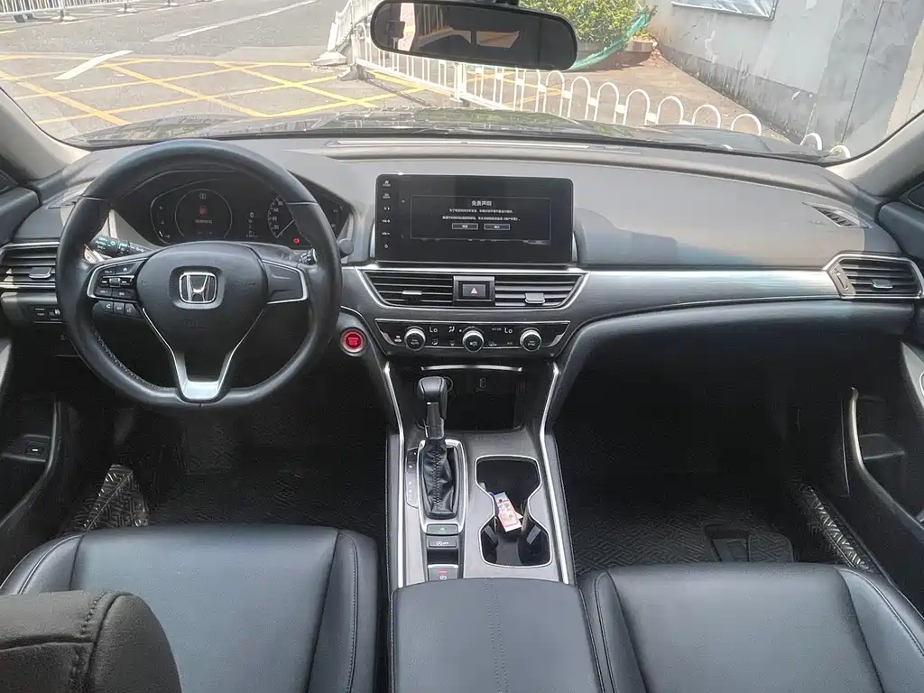 Honda Accord — фото 6