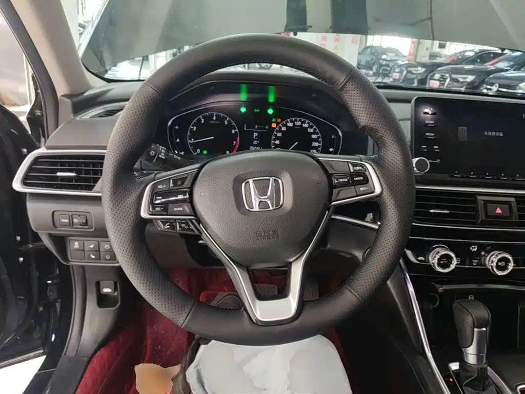 Honda Accord — фото 11