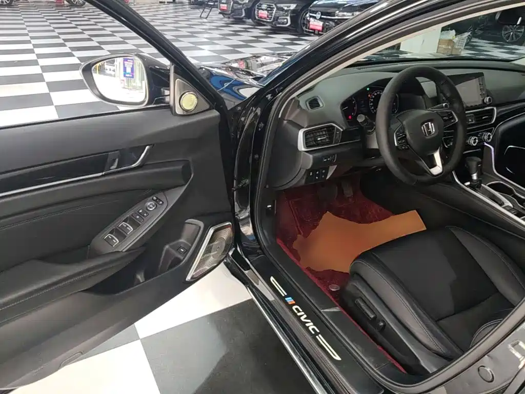 Honda Accord — фото 16