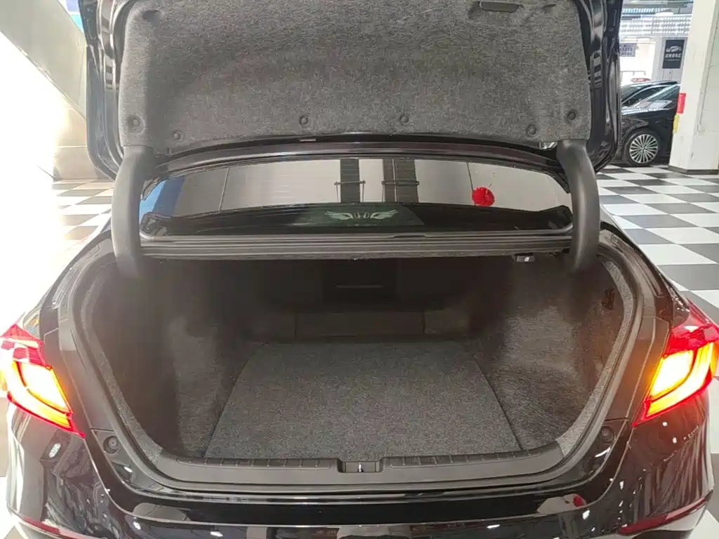 Honda Accord — фото 19