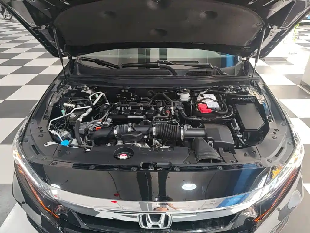 Honda Accord — фото 20