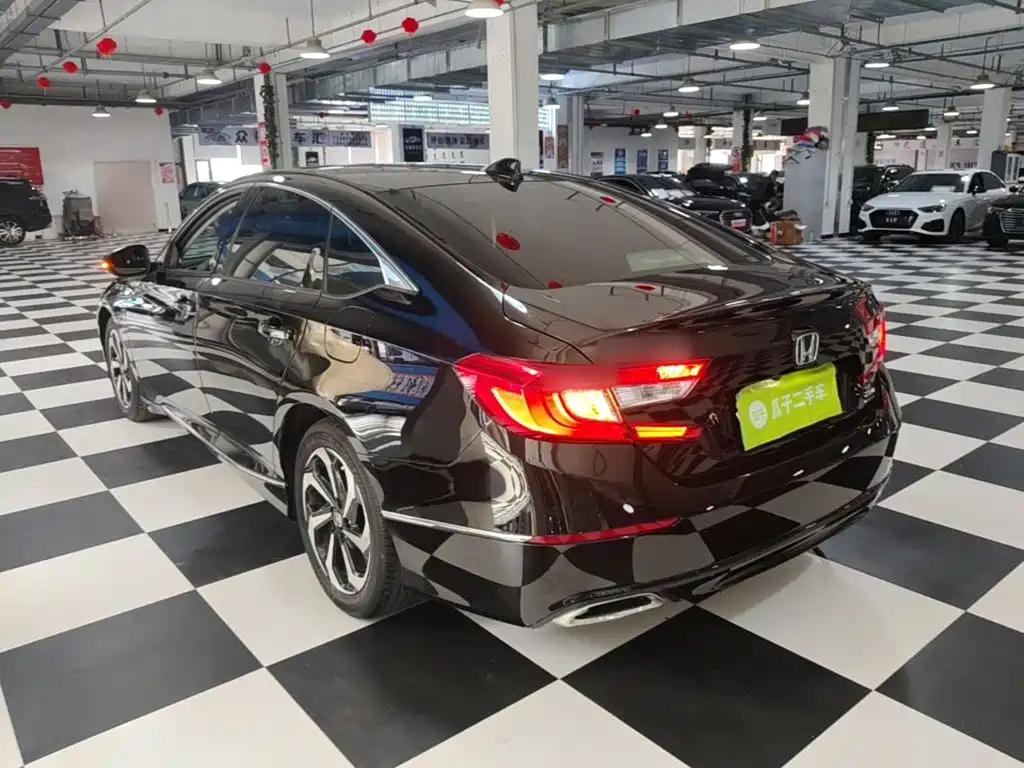 Honda Accord — фото 5