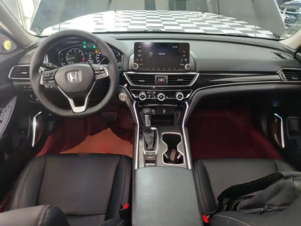Honda Accord — фото 10