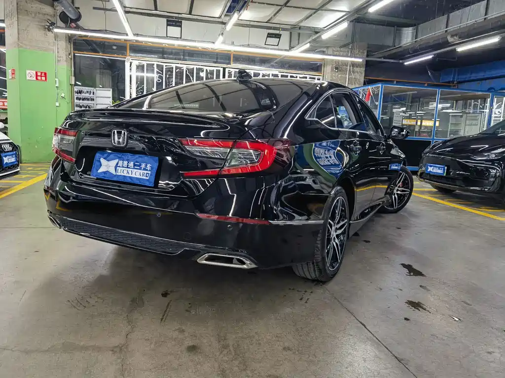 Honda Accord — фото 4