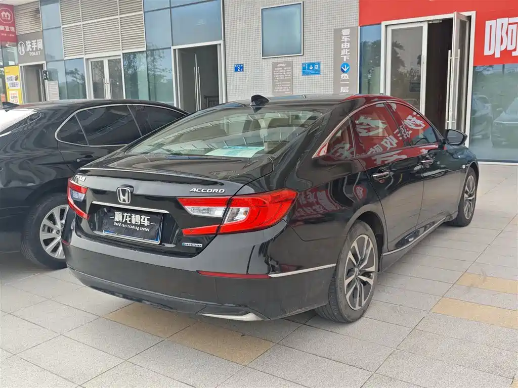 Honda Accord — фото 4