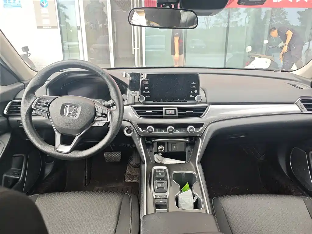 Honda Accord — фото 6