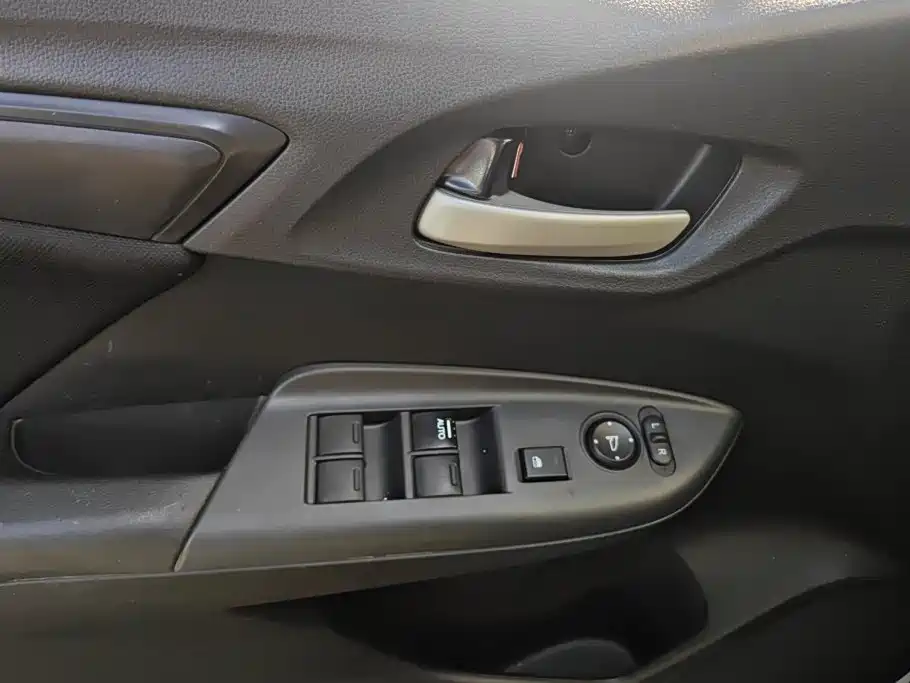 Honda Fit — фото 7