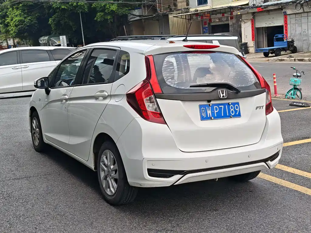 Honda Fit — фото 3