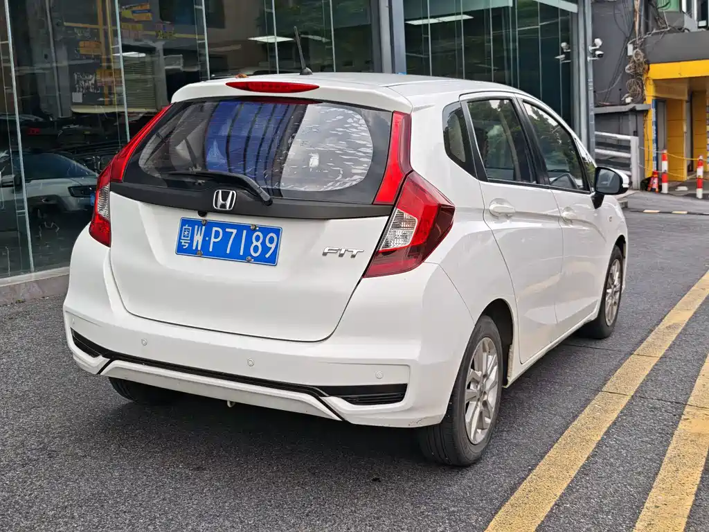 Honda Fit — фото 4
