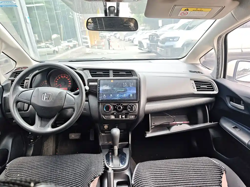 Honda Fit — фото 10