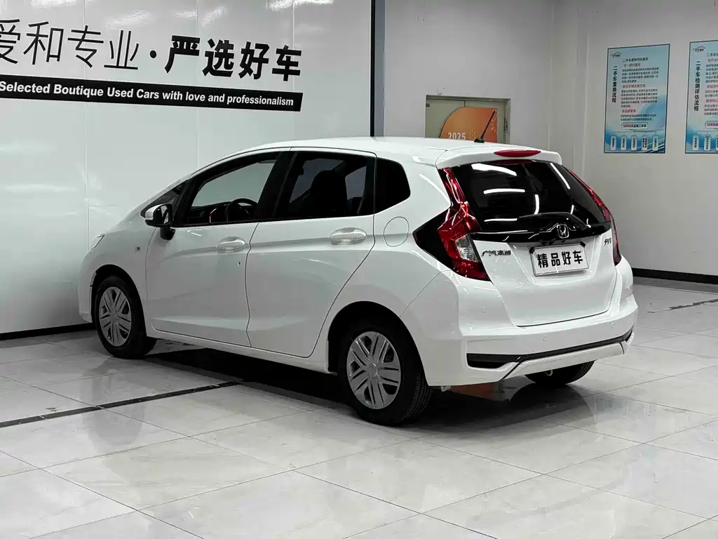 Honda Fit — фото 5