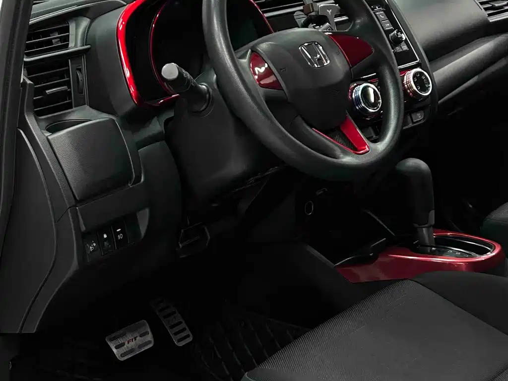 Honda Fit — фото 7
