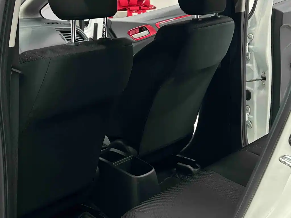 Honda Fit — фото 9