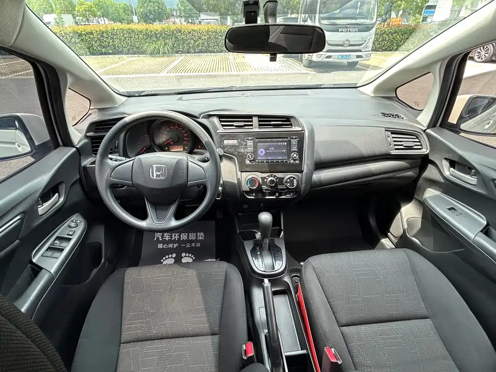 Honda Fit — фото 5