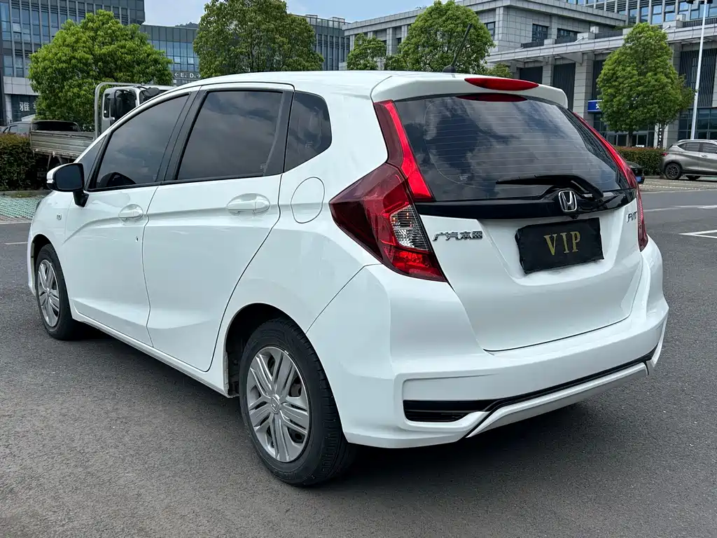 Honda Fit — фото 7