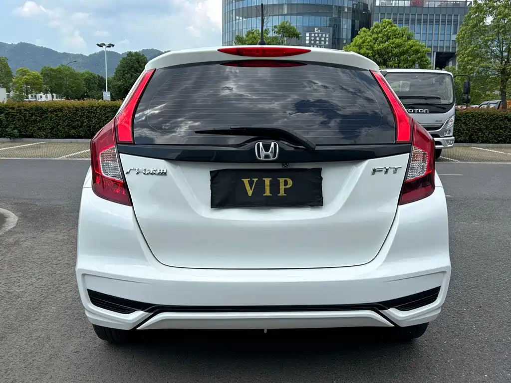 Honda Fit — фото 8