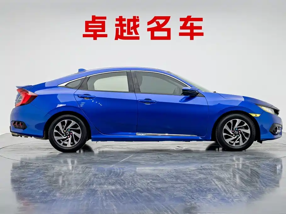 Honda Civic — фото 4