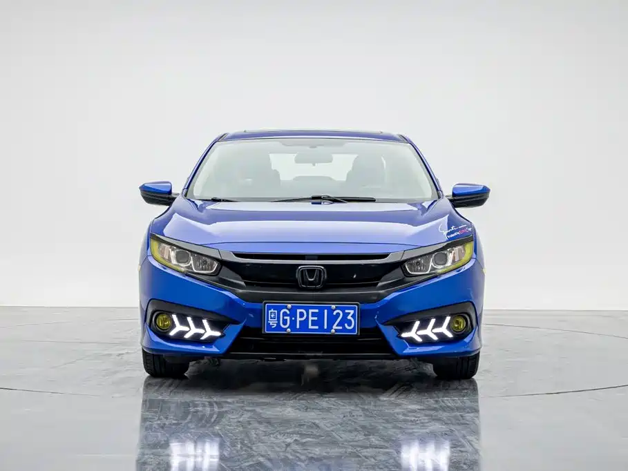 Honda Civic — фото 32