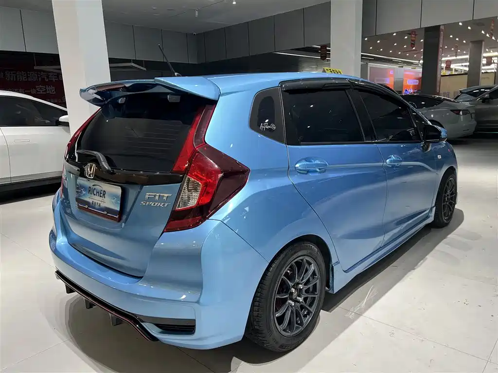Honda Fit — фото 4