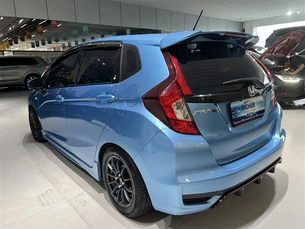 Honda Fit — фото 5