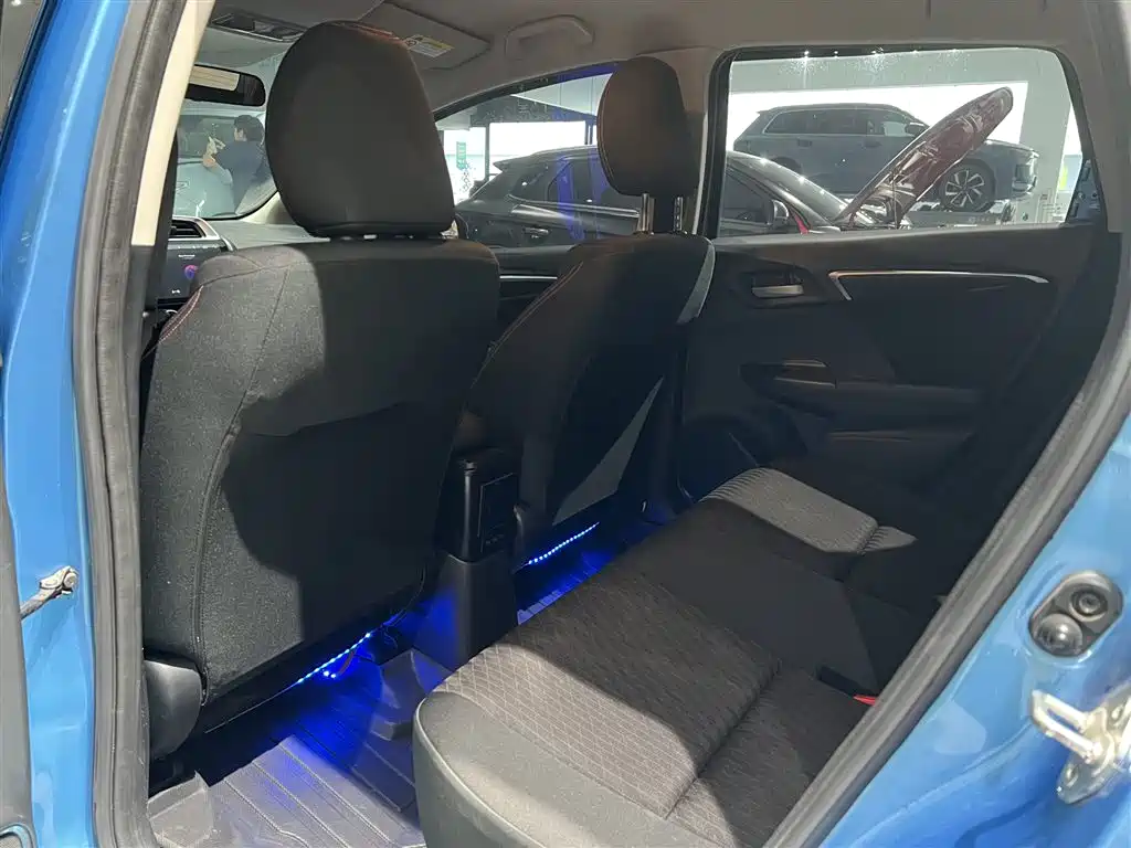 Honda Fit — фото 7