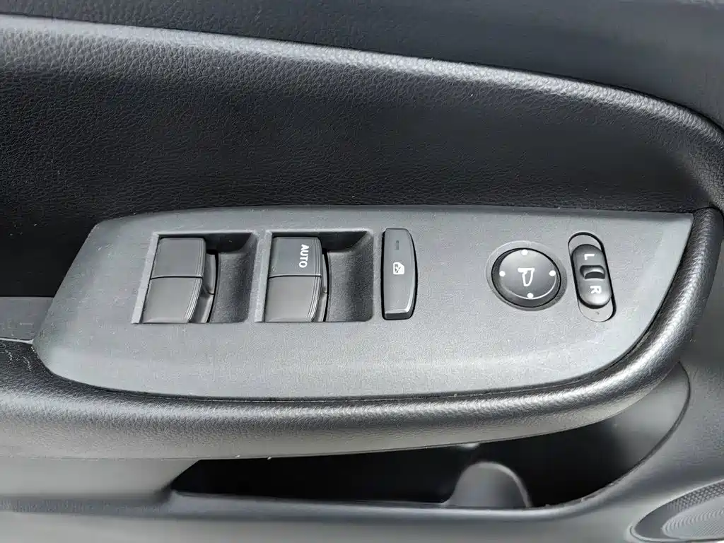 Honda Fit — фото 9