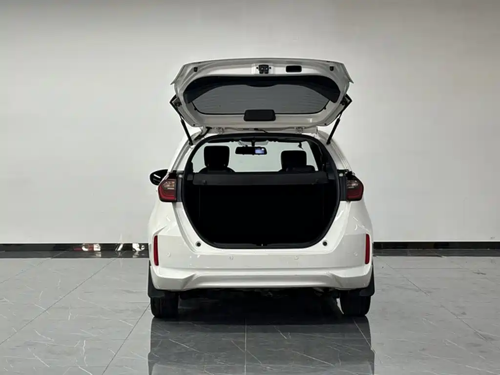 Honda Fit — фото 8