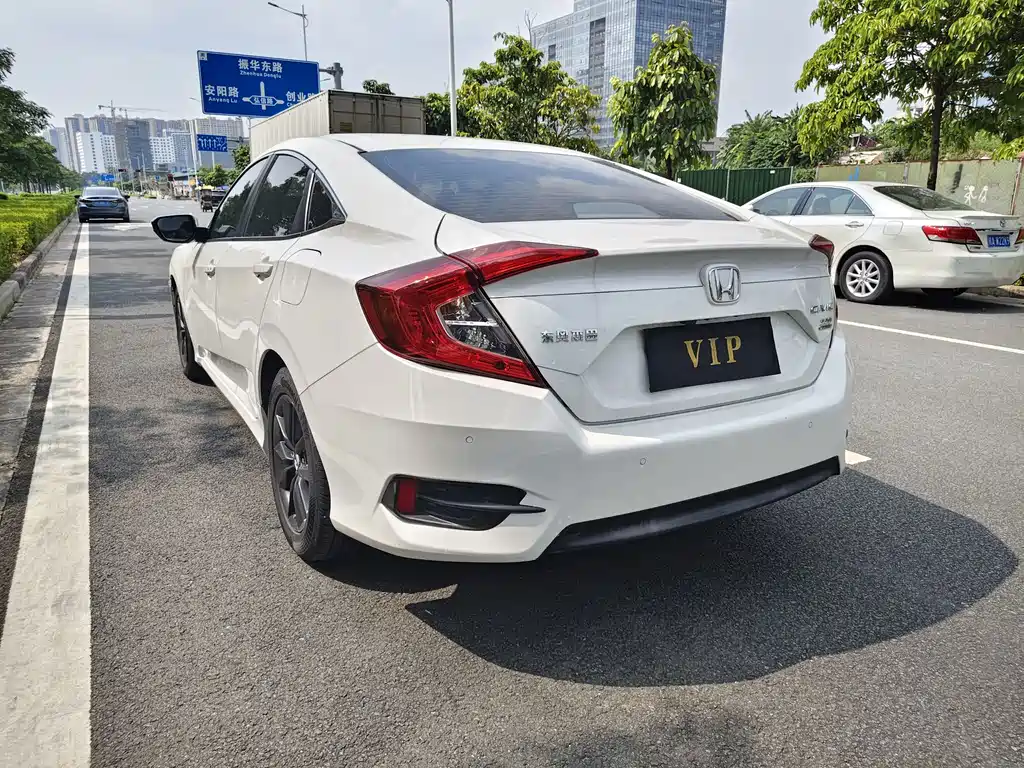 Honda Civic — фото 13
