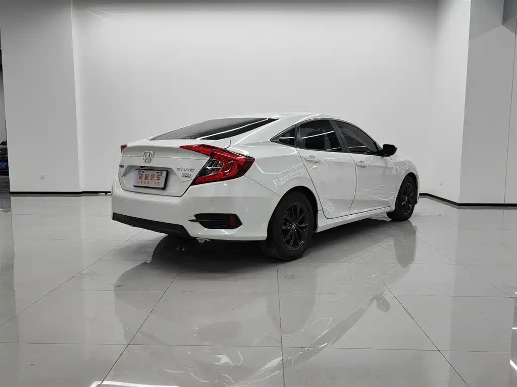 Honda Civic — фото 5
